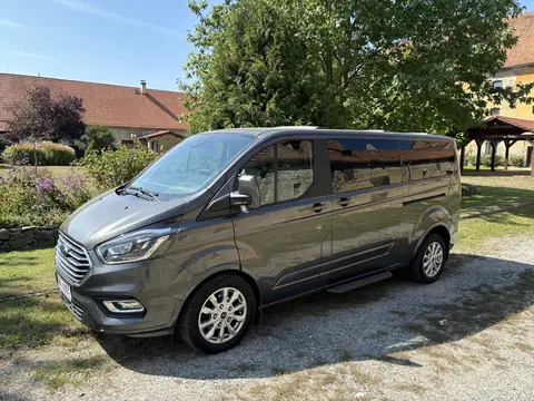 Ford Tourneo Custom pro letištní transfery – exteriér