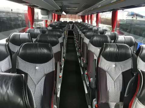 Tourismo – interiér s koženými sedadly