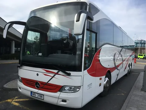 Mercedes-Benz Tourismo RHD‑M zepředu